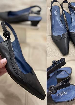 Босоніжки жіночі