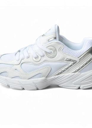 Женские кроссовки