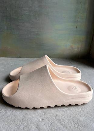 Жіночі шльопанці adidas yeezy slide bone, шлепанцы изи слайды