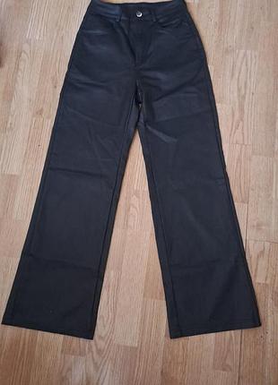 Штани з напиленням під шкіру