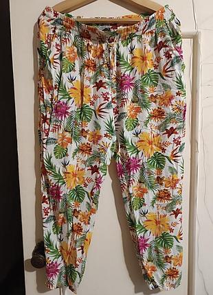 Яркие, легкие натуральные летние штанишки актуально