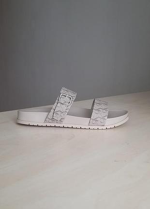 Calvin klein landesa