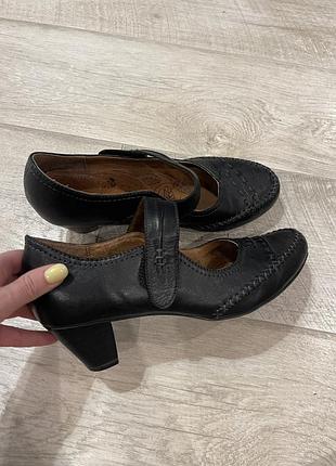 Кожаные туфли черные