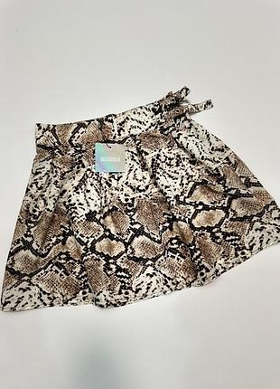 Моднява нова спідниця