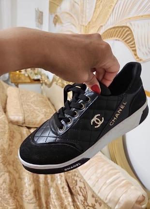 Замшевые кроссовки chanel