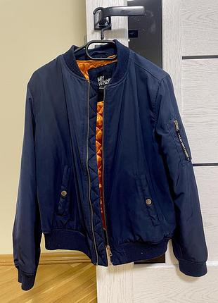 Нереально красива куртка бомпер!