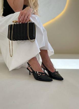 Босоножки женские лакированные на каблуке