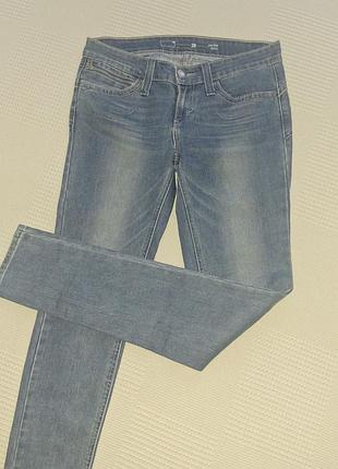 Джинси levi's