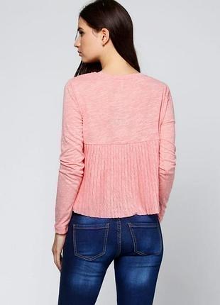 Новый розовый лонгслив блузка из плиссе stradivarius