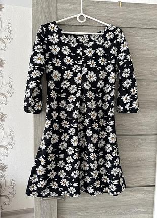 Стильна сучасна сукня в ідеальному стані