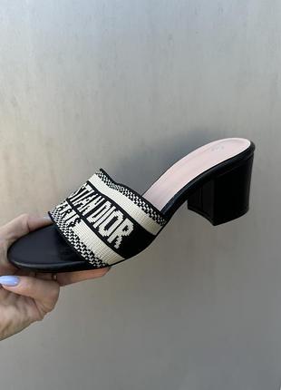 Шльопанці жіночі / шльопки