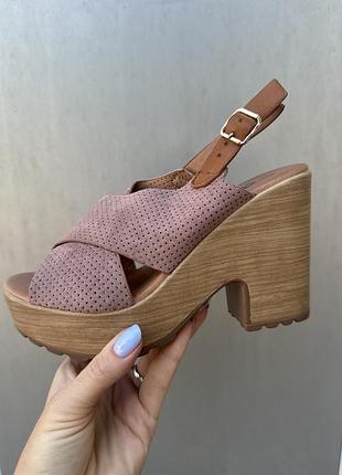 Босоніжки жіночі / босоніжки каблук