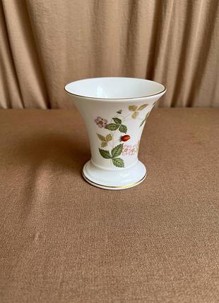 🍓 англійська порцелянова ваза wedgwood “wild strawberry”