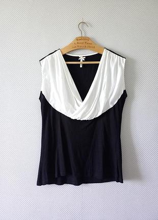 Черно-белая блузка