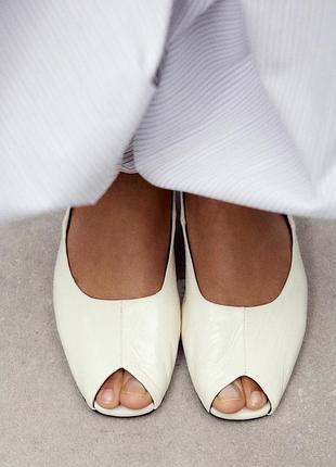 Кожаные балетки с открытым носком zara