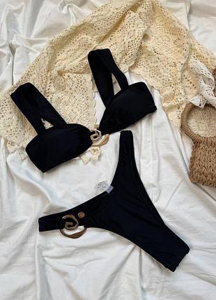 Купальник чорний з акцентом