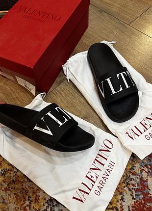 Шлепки шльопанці  капці ляпанці valentino оригінал