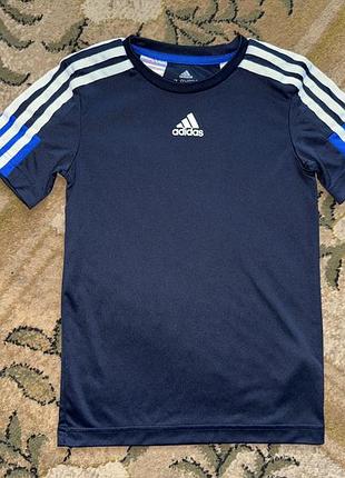 Футболка спортивна adidas