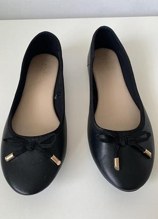 Балетки чорні