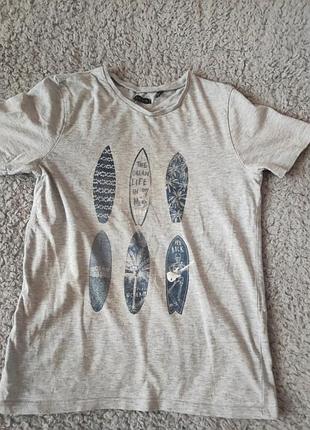 Футболка бавовна, ikks , довжина 50, груди 36,, низ37, чудовий стан