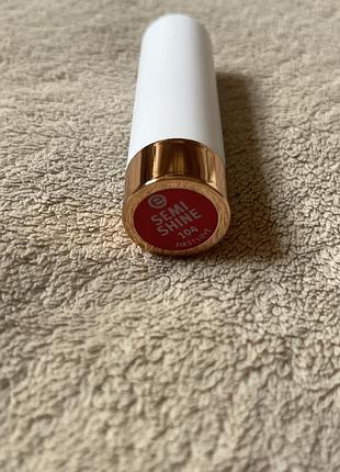 Губна помада essence semi shine 104 first love