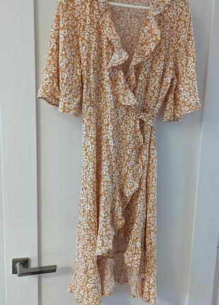 Плаття квітковий принт із воланом на запах віскоза