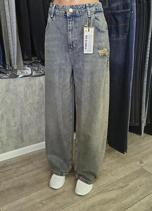 Джинсы baggy грязного оттенка в наличии