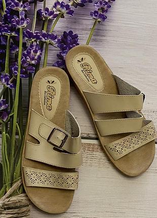 Жіноче взуття