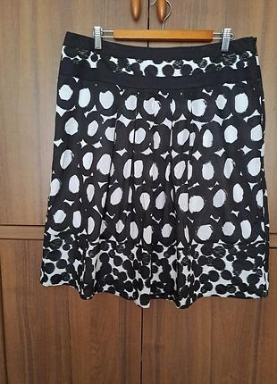 Юбка женская с черно- белым принтом