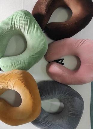 Ортопедическая подушка-рогалик с эффектом памяти для путешествий розовая