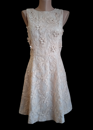 Платье кружевное