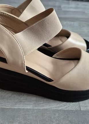 Босоножки на платформе