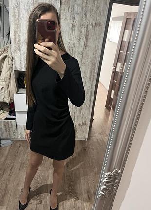 Чорна сукня