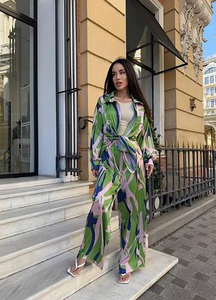 Брючный костюм в принт из шелка сатина