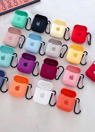 Силіконові кейси на airpods 1/2 , pro з карабіном і логотипом яблучко. розпродаж кольорів