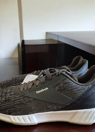 Мужские кроссовки reebok lite running(оригинал)41-26,5 и 44-28,5см.