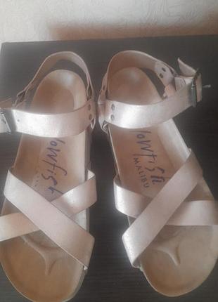 Продам босоніжки blowfish  на  42р