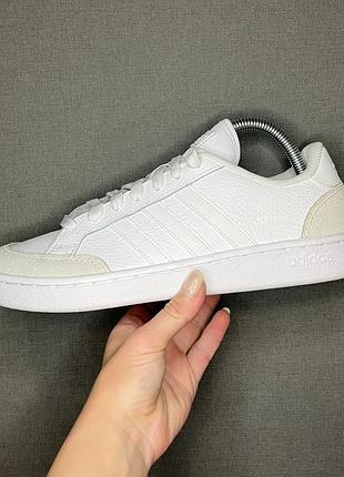 Кроссовки adidas 40 р