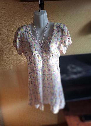 Яркое платье из натуральной ткани