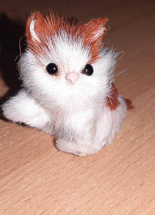 Котик пушистик ручной работы