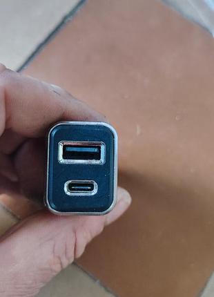 Автомобильное зарядное устройство.
3.1 а. usb и tape-c. новый.