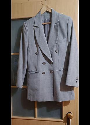 Піджак жіночий класичний подовжений