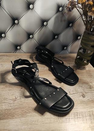 Босоніжки red rag