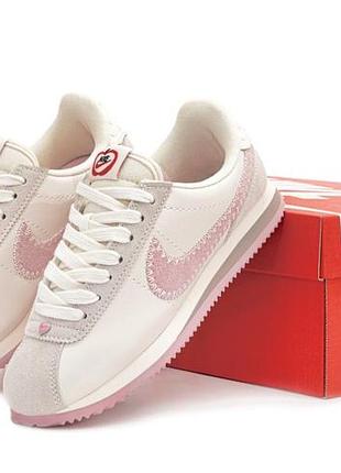 Кросівки жіночі nike cortez