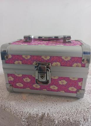 Скринька для прикрас