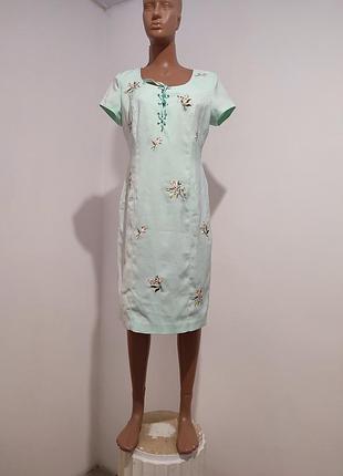 Праздничное женское платье с вышивкой l-xl