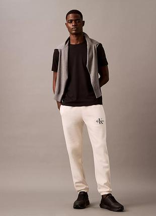 Новые штаны calvin klein (ck beige joggers ) с америки 34(l)