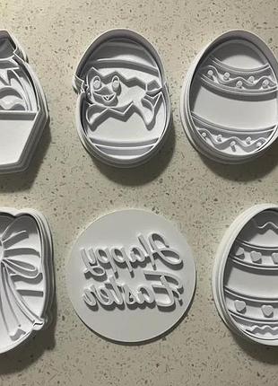 Формочки та штампи для пасхального печива