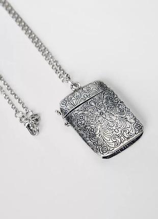 Длинное ожерелье с гравированной подвеской kate moss x zara
