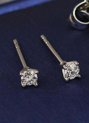 Серьги гвоздики xuping jewelry с камнем на четыре крепления 3 мм серебристые